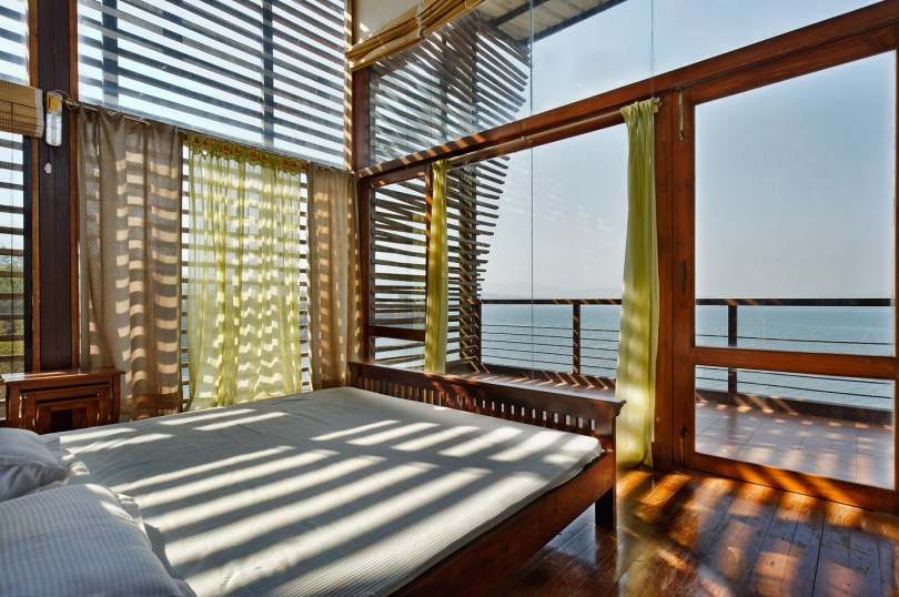 Light, Eye on the Lake, Shabbir Unwala, Khadakwasla, architecture, India