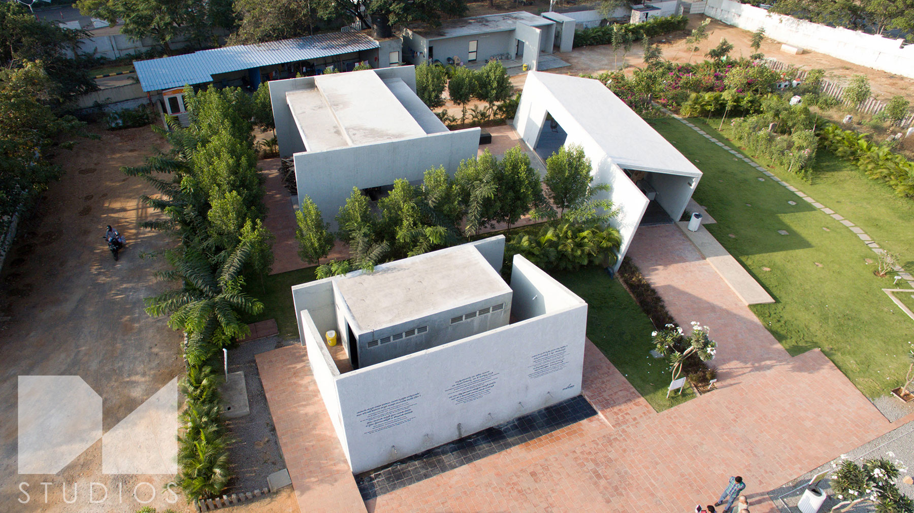 Mahaprasthanam, Crematorium, D A Studios